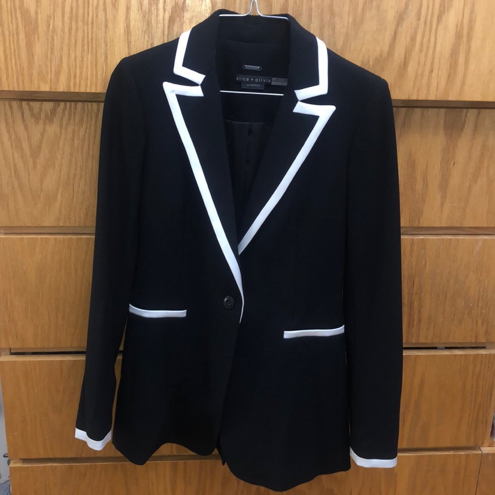 Alice & Olivia Classics Blazer - Picture 1 of 6